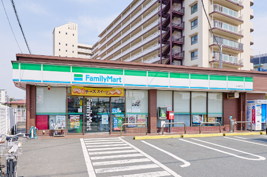 ファミリーマート 土山駅前店