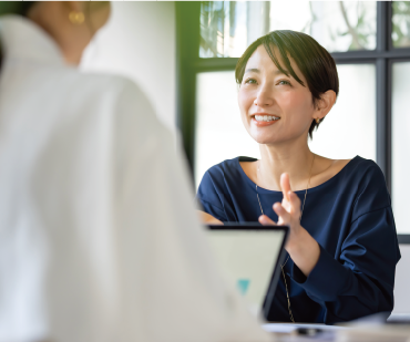 相談の話をしているイメージ写真