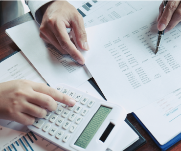 計算しているイメージ写真