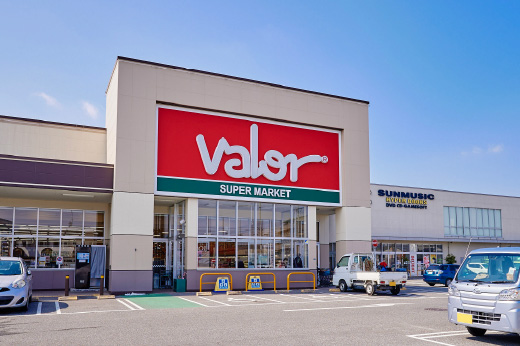 バロー 八日市店の外観写真