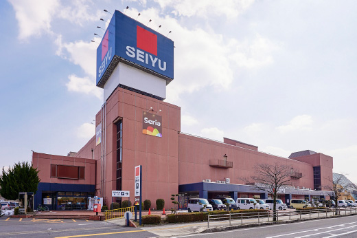 西友八日市店の外観写真