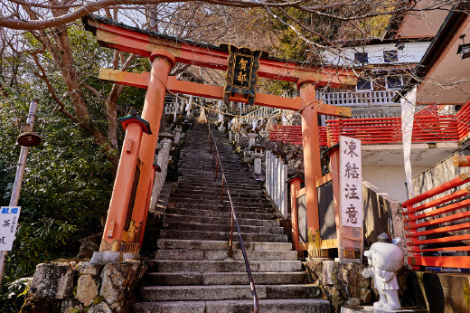 太郎坊宮（阿賀神社）の外観写真